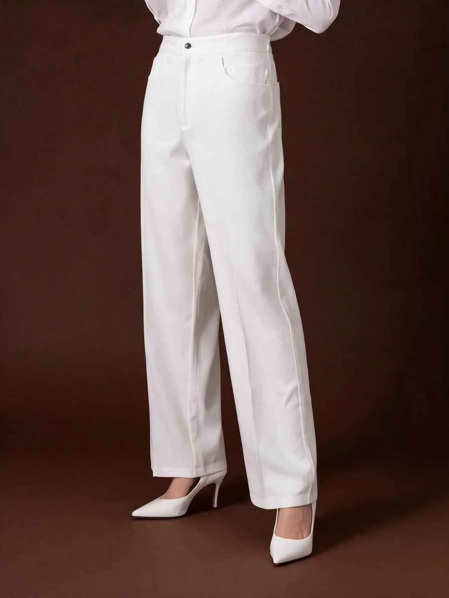 Classic Wool Pantsuit II detail angle